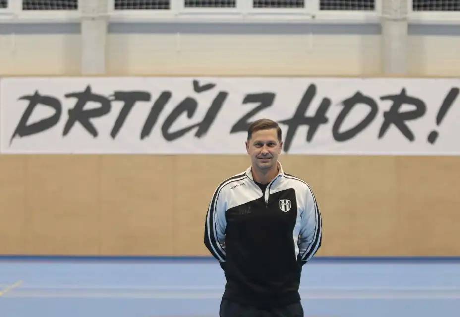 Láká mě profesionální fotbal, přiznává Prešnajder. Do Strání chce pět hráčů